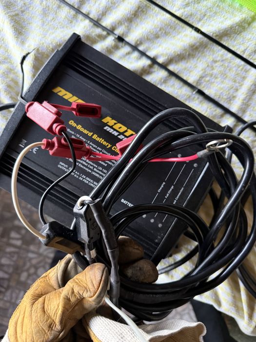 Incarcator baterii lifepo4 minn kota