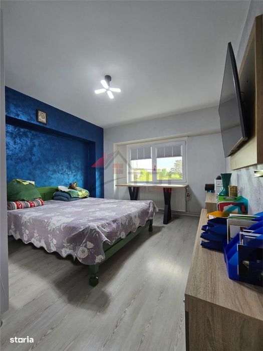 Etaj 2 - Lunca Cetatuii 4 camere decomandat cu 2 bai, bloc din ''97