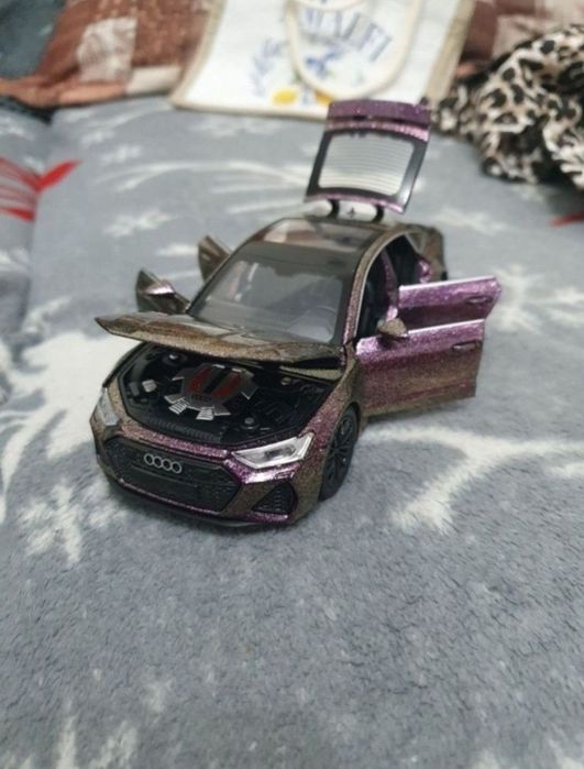 Macheta metalica audi rs7 scara 1:32 noua