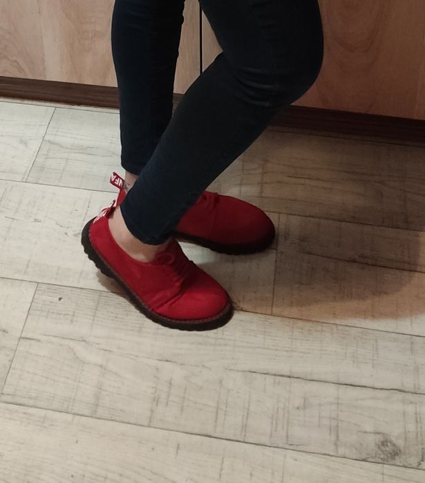 Продам шлепки-кеды, туфли