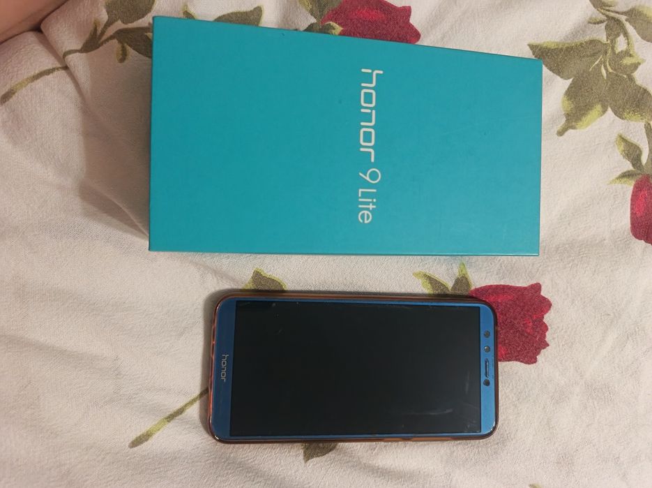 Продам Honor 9 Lite