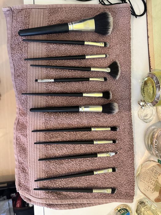 четки за гримове