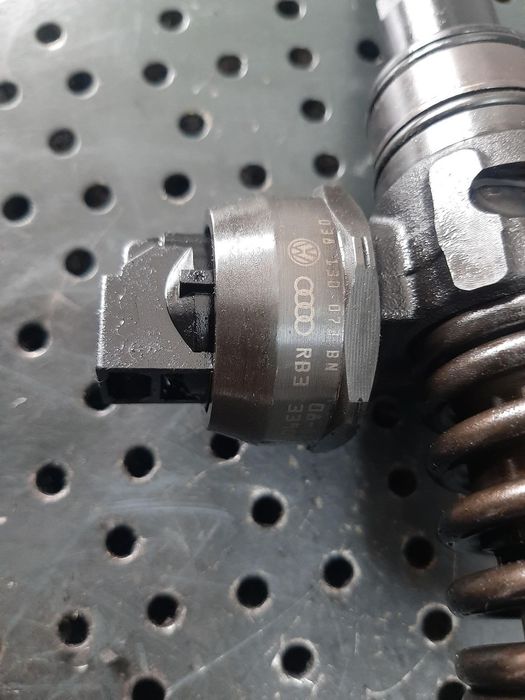 Injector 038130073bn 1.9 tdi bls audi a3 8p seat ibiza 6l altea 5p leon 1p toledo 5p skoda fabia octavia