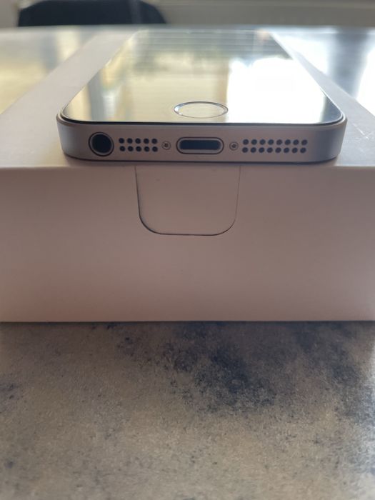 iphone 5se ..32 gb