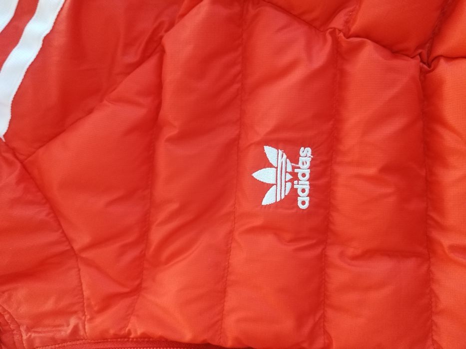 Продавам преходно яке Adidas