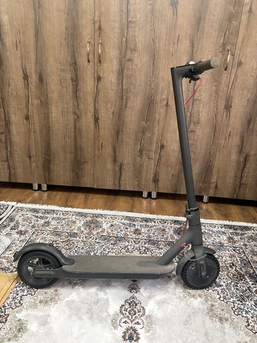 Xiaomi Mi Electric Scooter M365