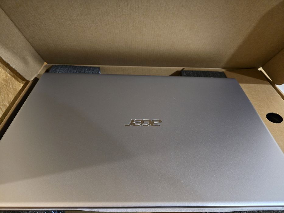 НОВ!!! Лаптоп Acer Aspire 3 A315-58-7122 с 15,6-инчов Full HD IPS екран (Intel Core i7-1165G7, 12 GB RAM,512 GB SSD,Windows 11)–AZERTY клавиатура,сив