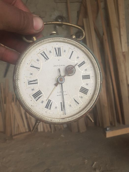 Продам старые часы