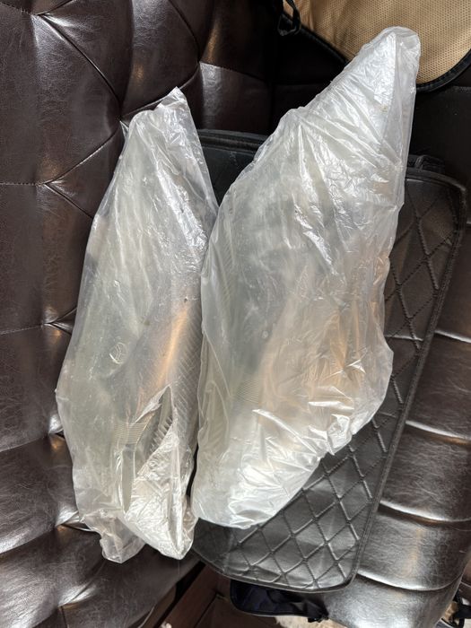 Продам стекла от фар камри 45