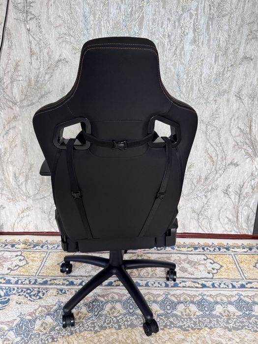 игровое и офисное кресло