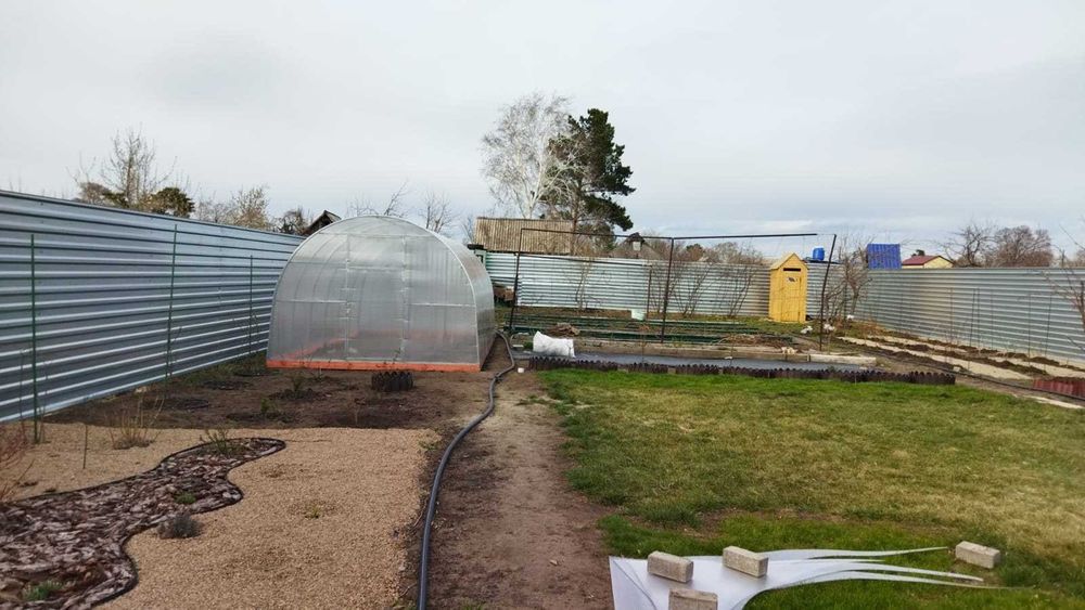 теплица дачная с поликарбонатом