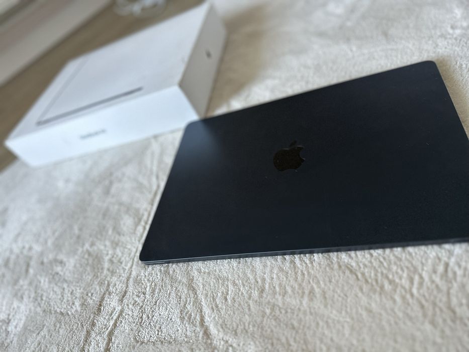 Macbook Air M2 15-inch