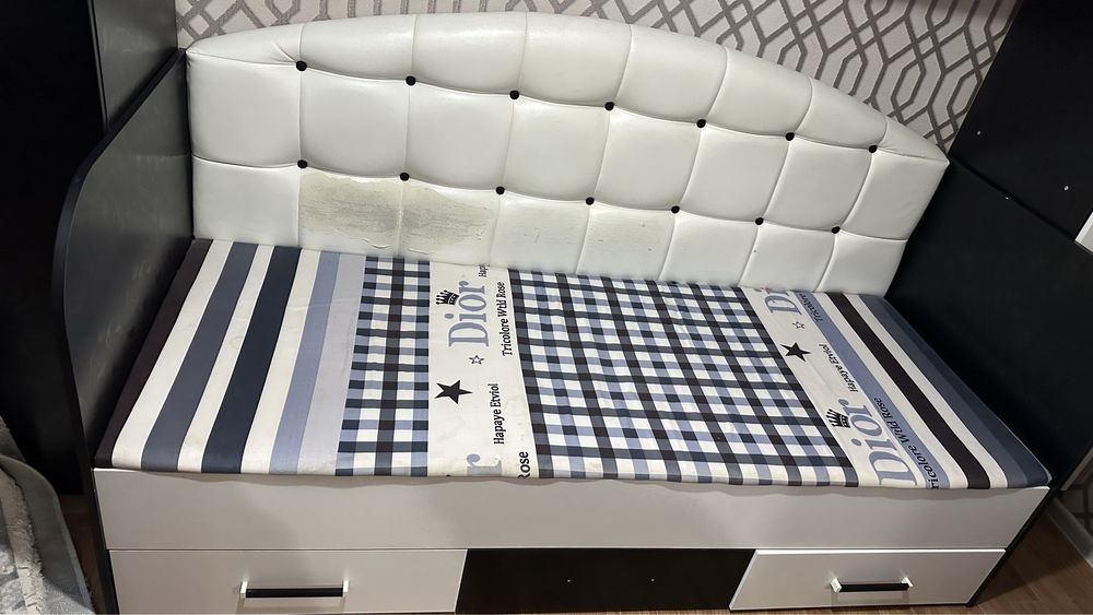 Диван,1 адамдық.