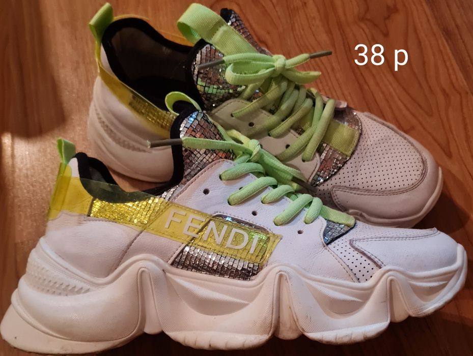 Обувь для девочки  ,кроссовки,кеды и т. д