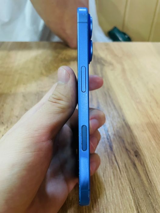 iPhone 16 Синий | 89% |