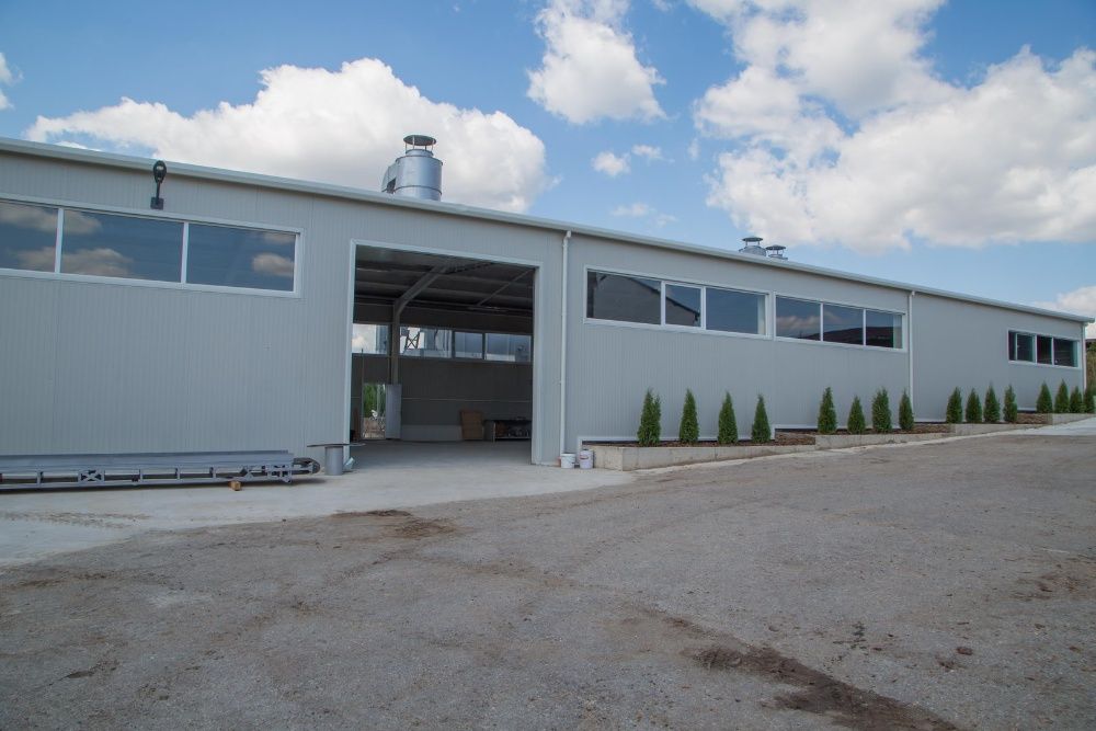 Продава се Промишлена сграда в Търговище, Промишлена зона - 5460 кв.м за 363 €/кв.м - Снимка #1