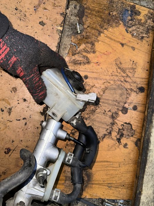 Тормозной вакуум Lexus RX300