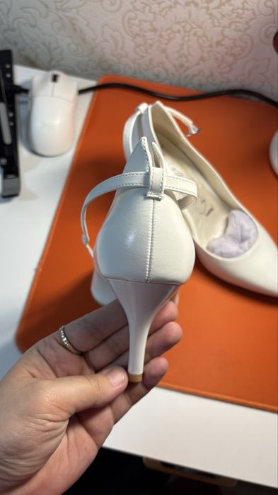 Продам новые туфли