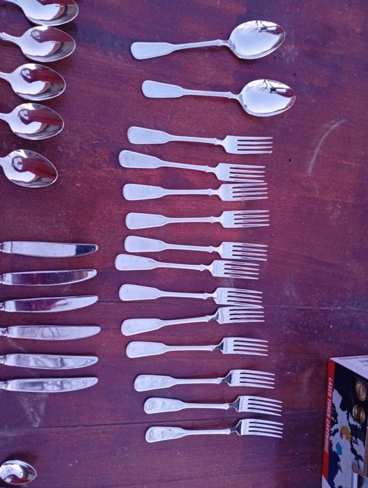 Tacâmuri 12 persoane