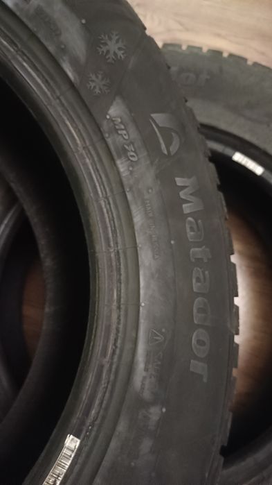 Зимние шины 215/65/R16