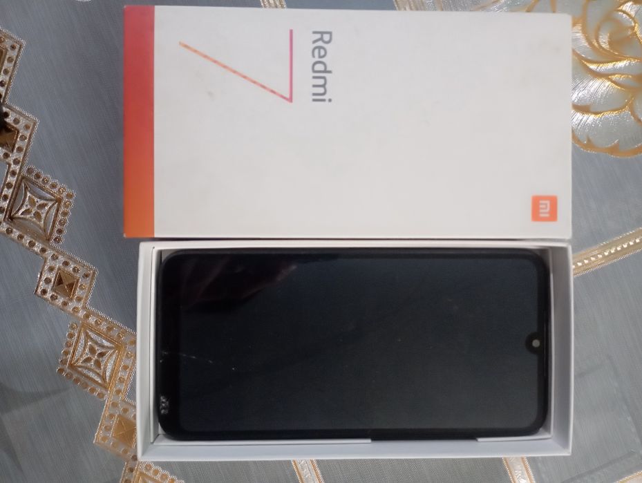 Redmi 7      32gb xotira