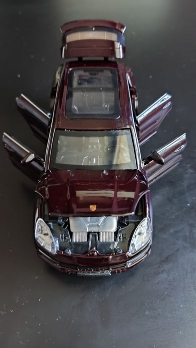 Macheta auto Porsche Cayenne, metalica, scara 1:32