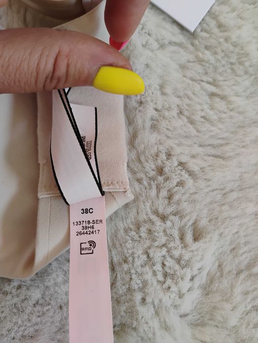 Сутиен Виктория Сикрет 38С