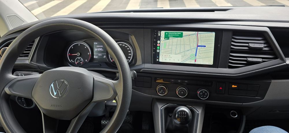 Inchriere microbuz 8+1 locuri rent a car 9 sits