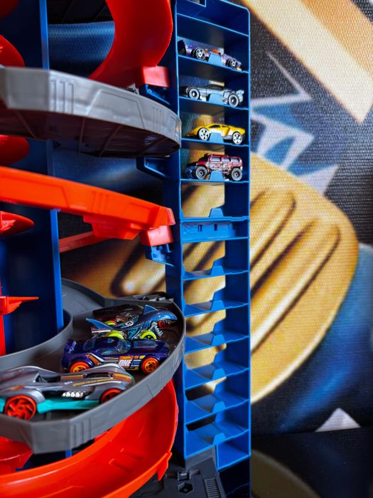 Гараж Mega Garage Hot Wheels