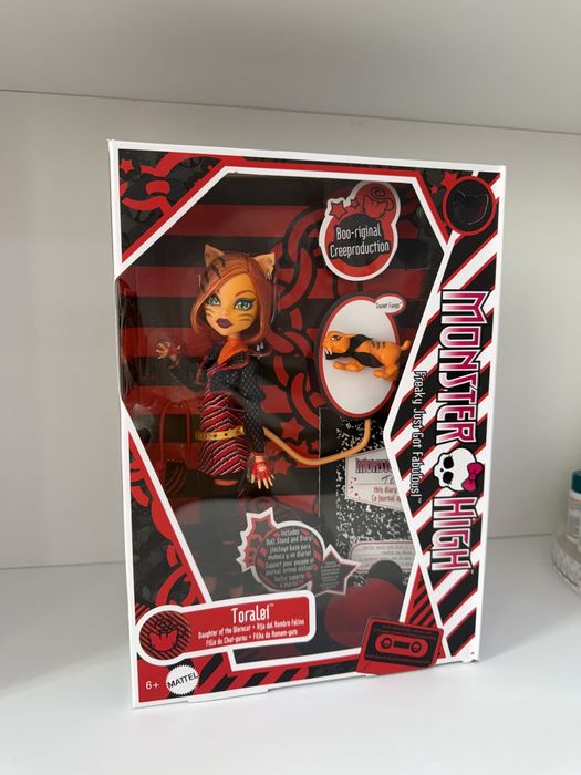 Кукла монстер хай. Monster high