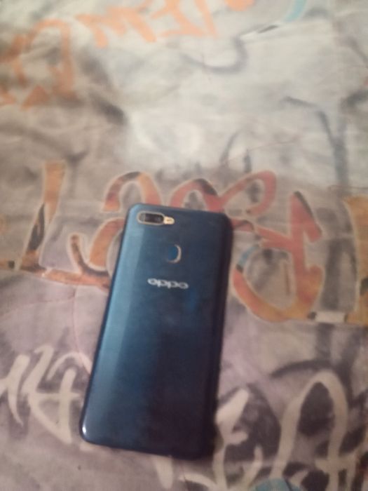 Oppo AX7  разбит