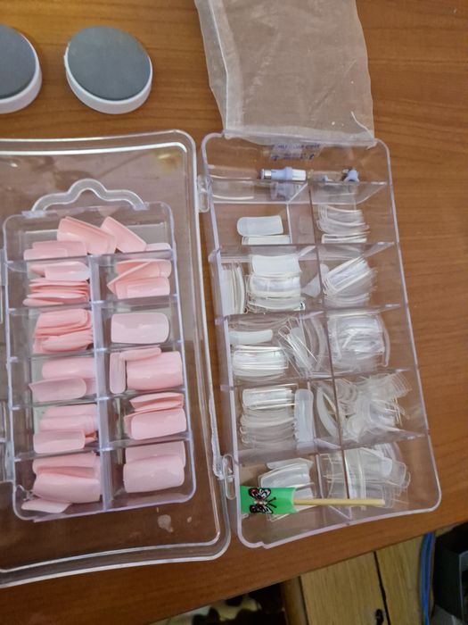 Tipsuri  unghii false