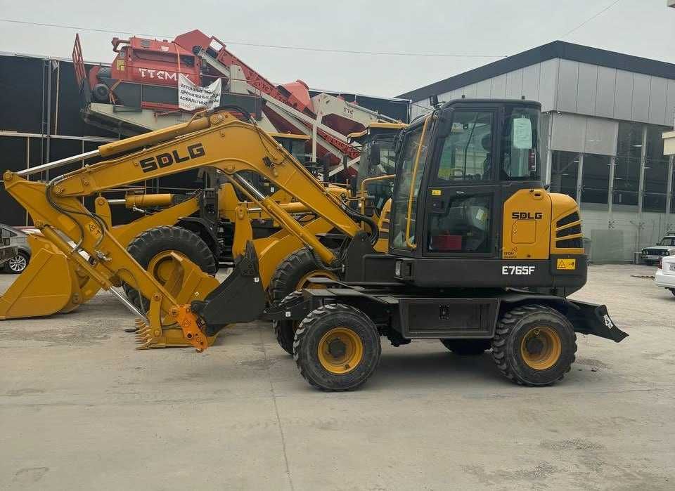 Колесный экскаватор SDLG E765F  0,21 куб.м