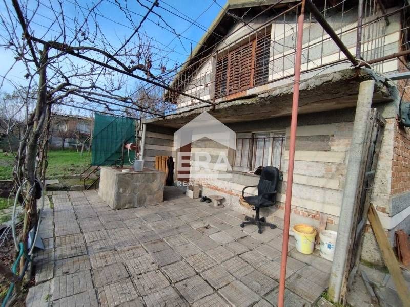 Парцел с малка вила в кв.Куба