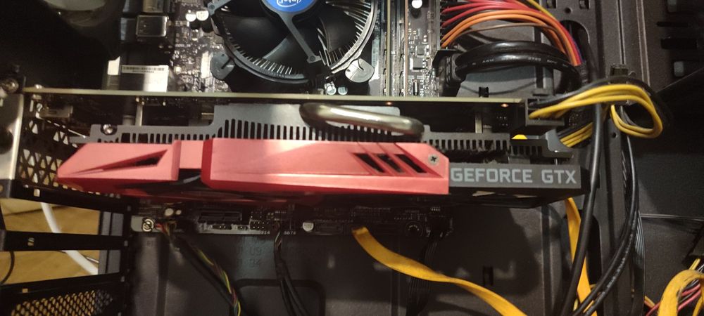 Видеокарта GTX1050TI на 4 ГБ