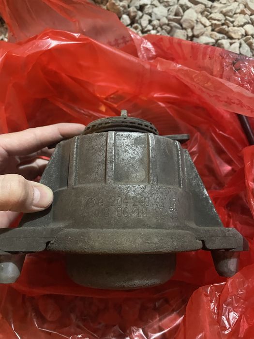 подушка двигателя мерседес w204, m271 двигатель