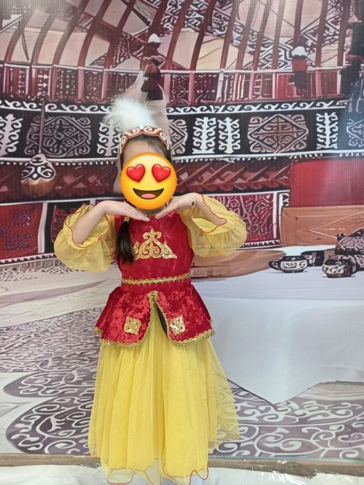 Продам  платье на 4-5лет