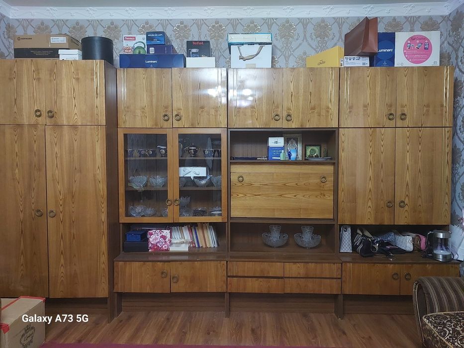 Stenka sotiladi 100$ Evropaniki. Holati yahshi