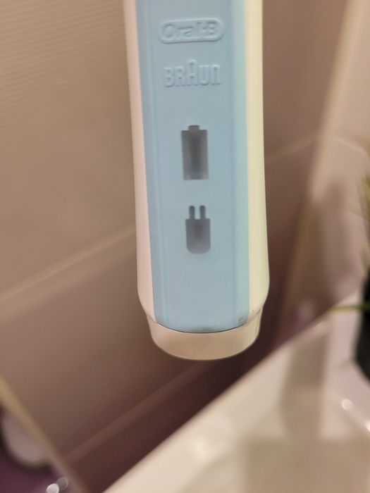 Oral B електрическа четка за зъби 40 лв