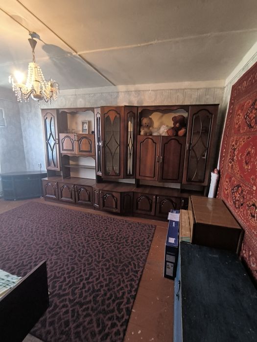 2 х ком квартиру  площадь 44 м². В деревянном доме Спутник 9. Огород