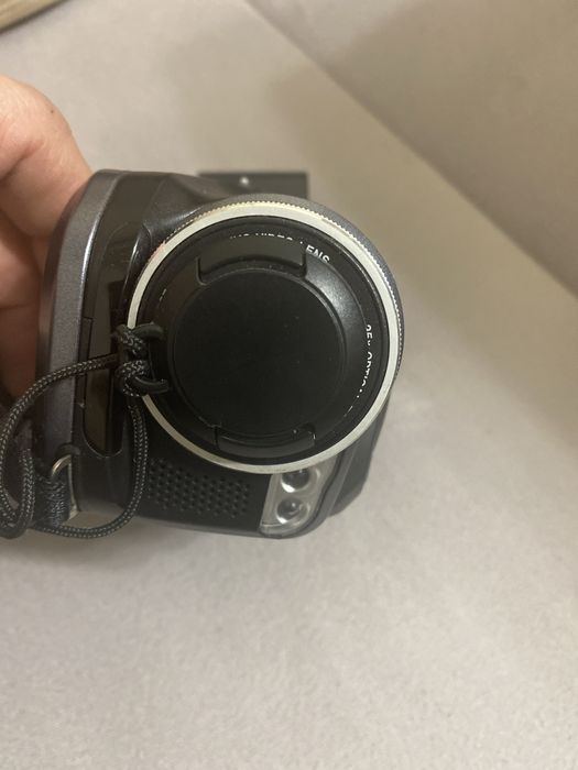 Видео камера  JVC Everio GZ-MG30U