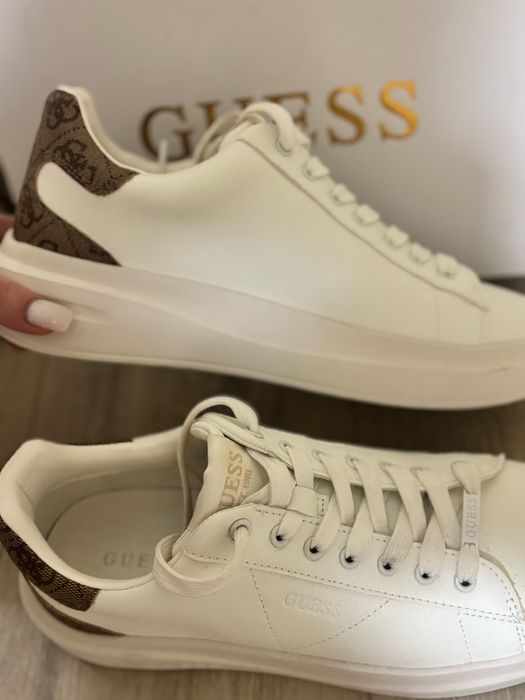 Оригинални маратонки Guess