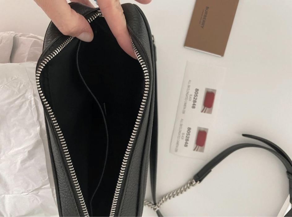 Geanta Burberry, nou cu eticheta