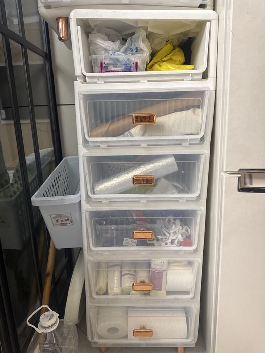 Продам  пластмассовые шкафы недорого