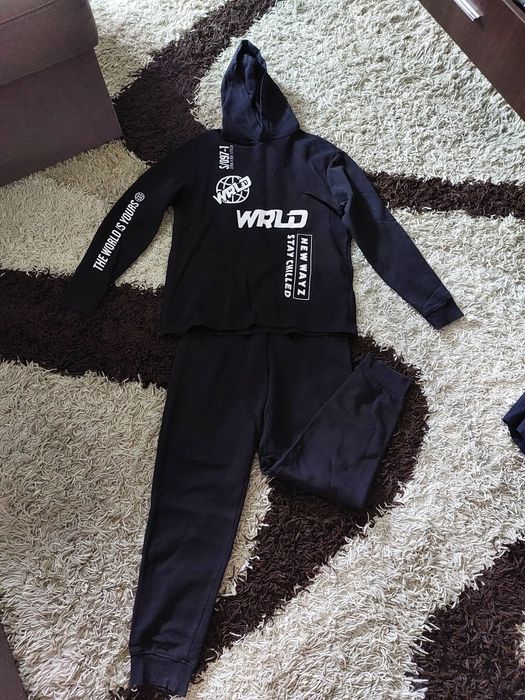 Школьная форма на рост 158/164, спортивная одежда на мальчика.