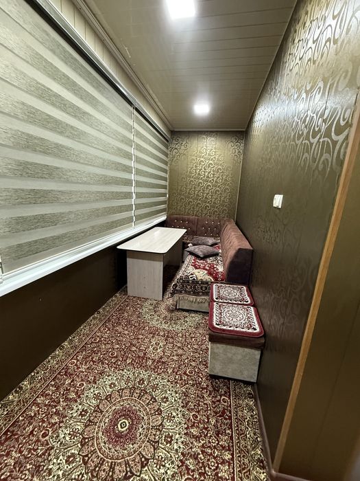 Продаётся 2 х комнатная квартира 10мк 9 дом 2- этаж . С обстановкаой