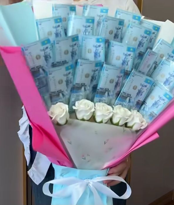 Ақшадан жасалған букет