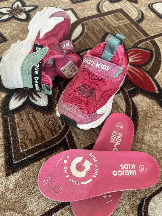 Великолепные розовые детские кроссовки!