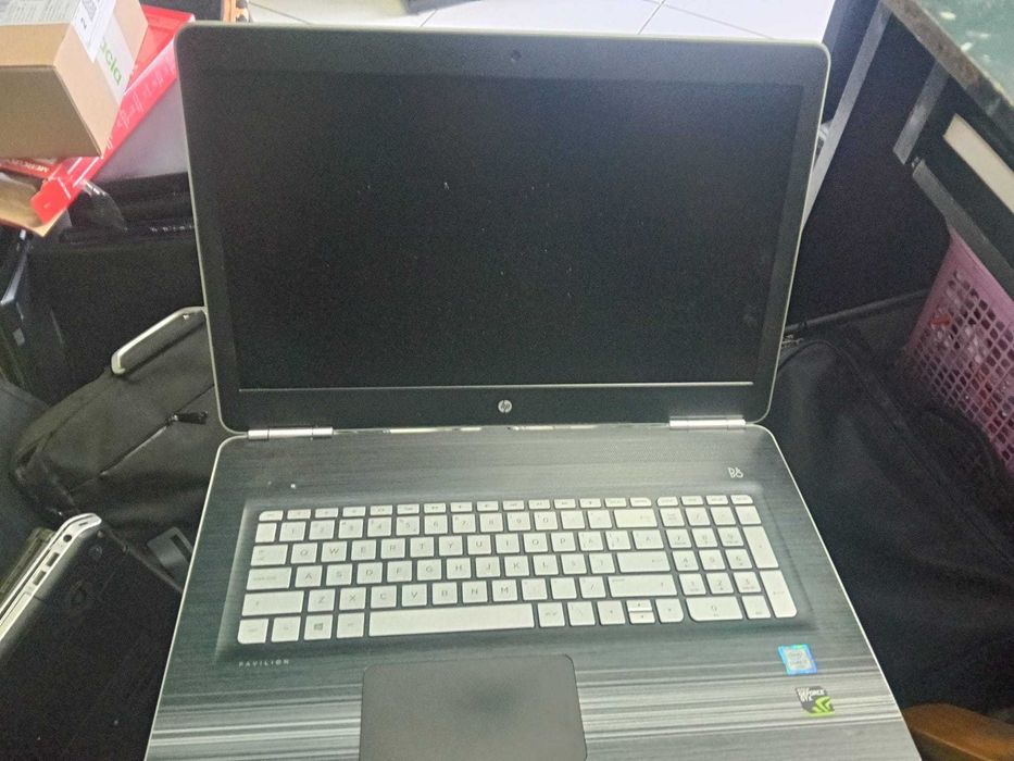 dezmembrez laptop hp 17 ab001nq defect