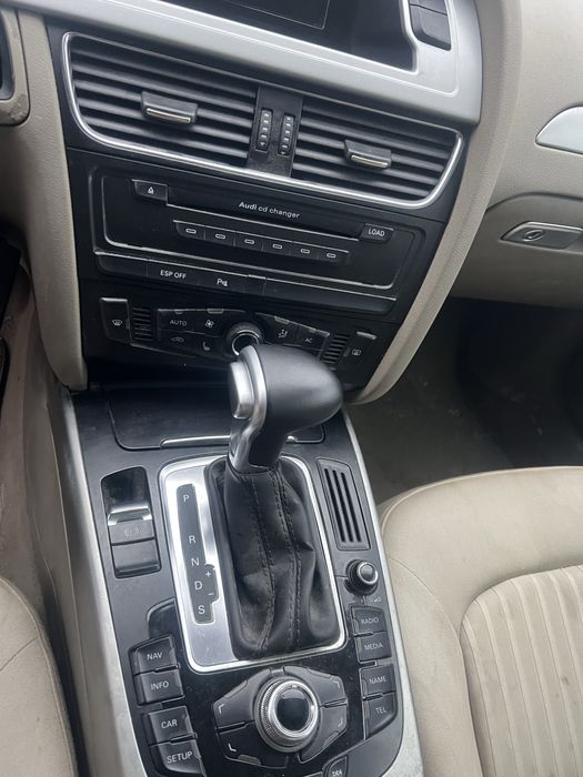 Vind Audi A4 B8 anul 2009